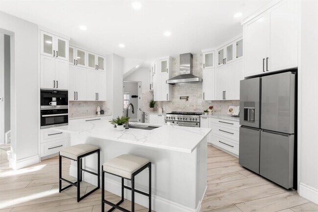 Building Photo - 13500 Coleto Creek Trail