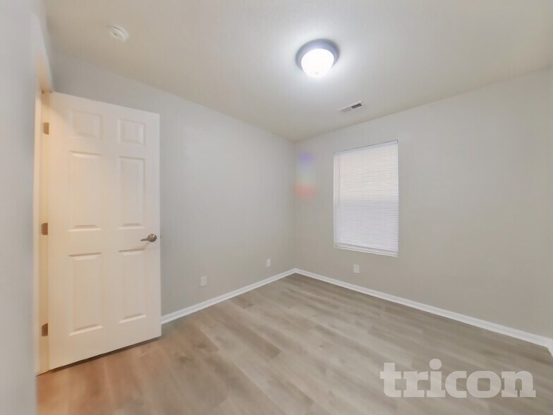 Building Photo - 6275 Wescroft Ave