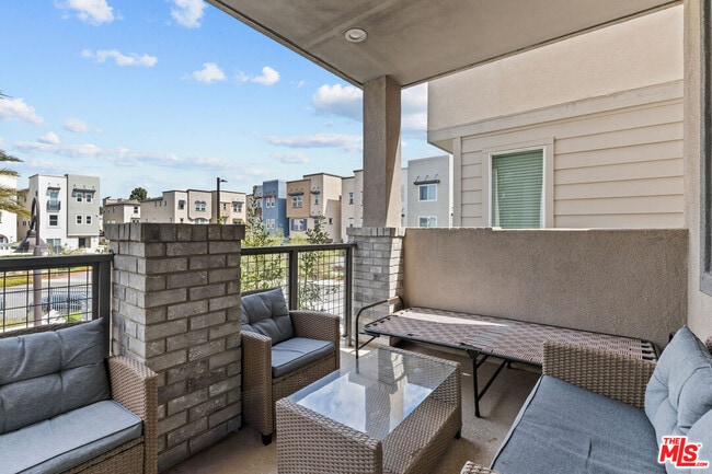 Building Photo - 625 Daniel Freeman Cir