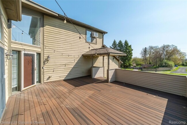 Building Photo - 1083 N Livernois Rd