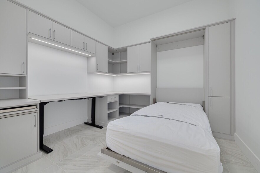 Building Photo - 777 3rd Ave N