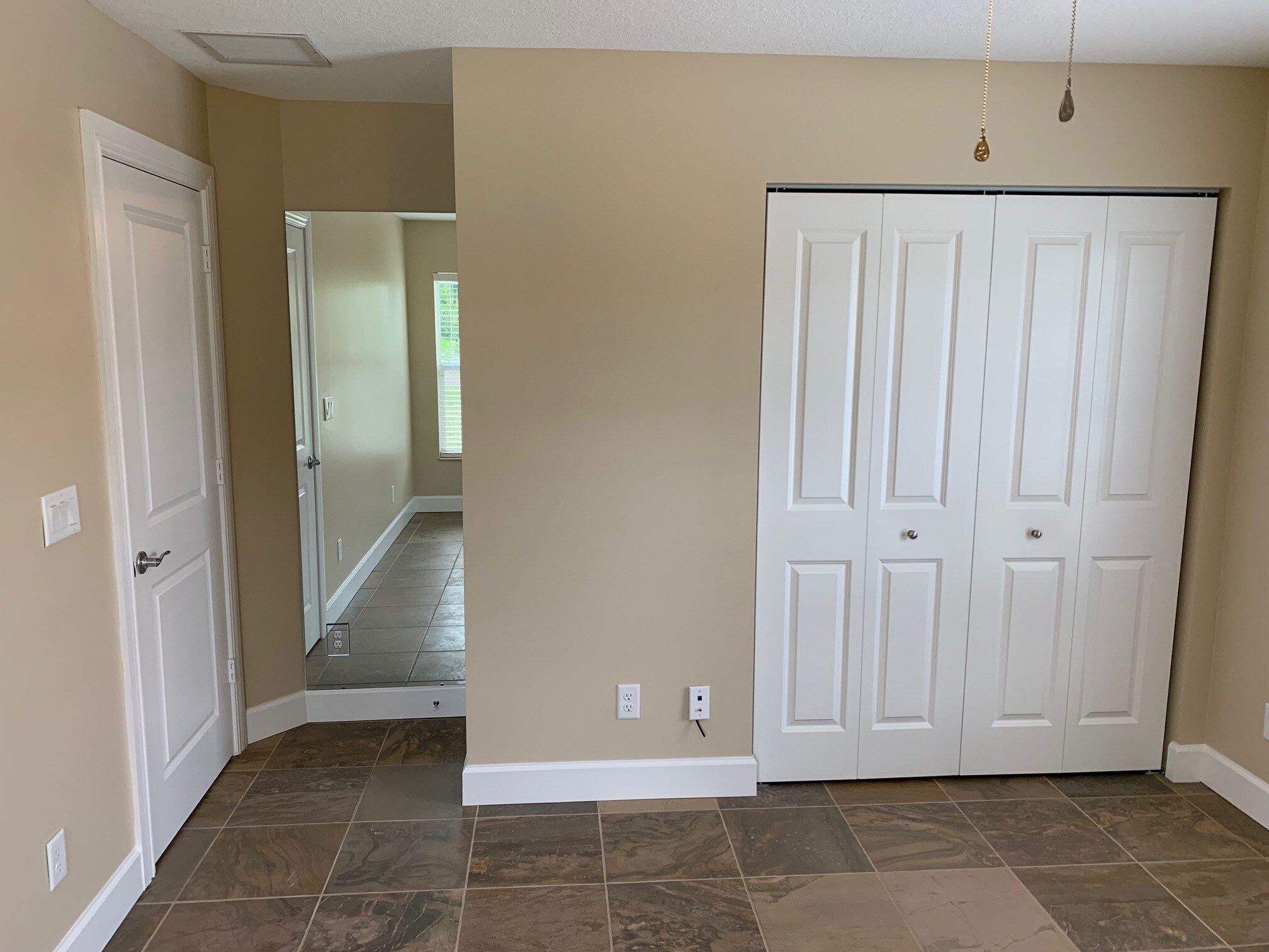 Building Photo - 926 NW Spruce Ridge Dr