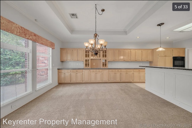 Building Photo - 4 br, 3.5 bath House - 5735 E 79th St