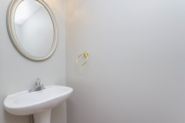 Building Photo - 761 Simon Park Cir