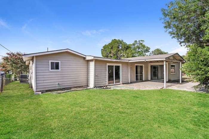 Building Photo - 7219 Westport Way