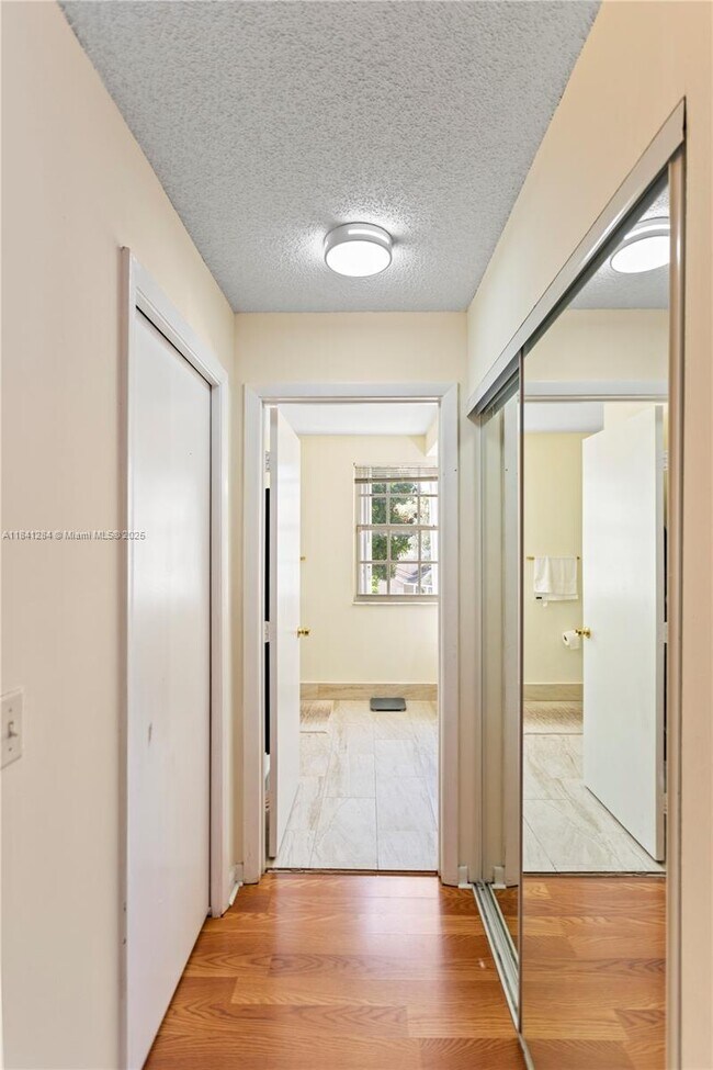 Building Photo - 11085 Neptune Dr
