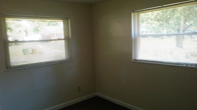 Building Photo - MASON,OHIO - 3 BED, 1  BATH, FAMILY ROOM  $1600  1st month rent free