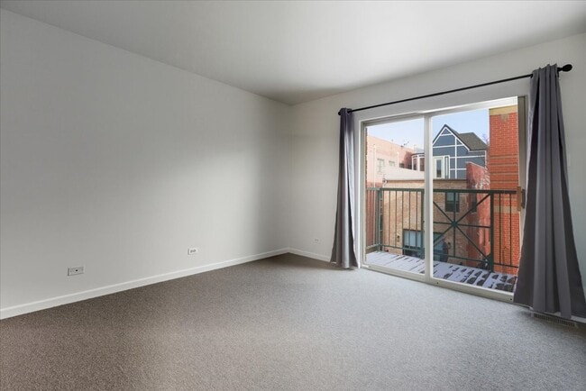 Building Photo - 4530 S Woodlawn Ave