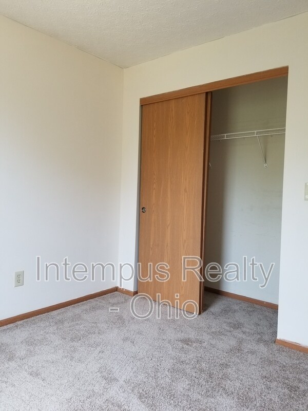 Building Photo - 5903 Brookmont Dr