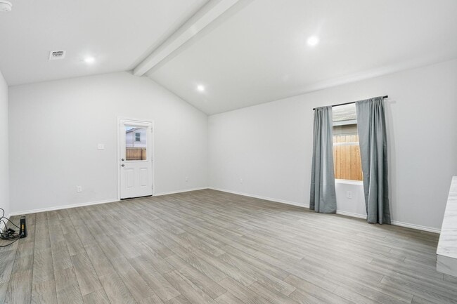 Building Photo - 226 Sage Brush Dr