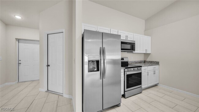 Building Photo - 1415-1417 Academy Blvd