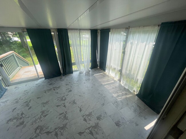 Building Photo - 3 Bedroom on a Large Plot