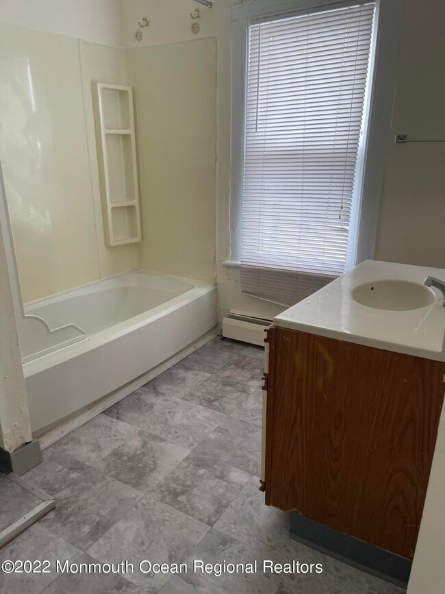 Building Photo - 43 Webb Ave