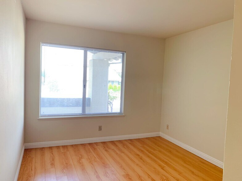 Building Photo - 2546 Cranberry Ln