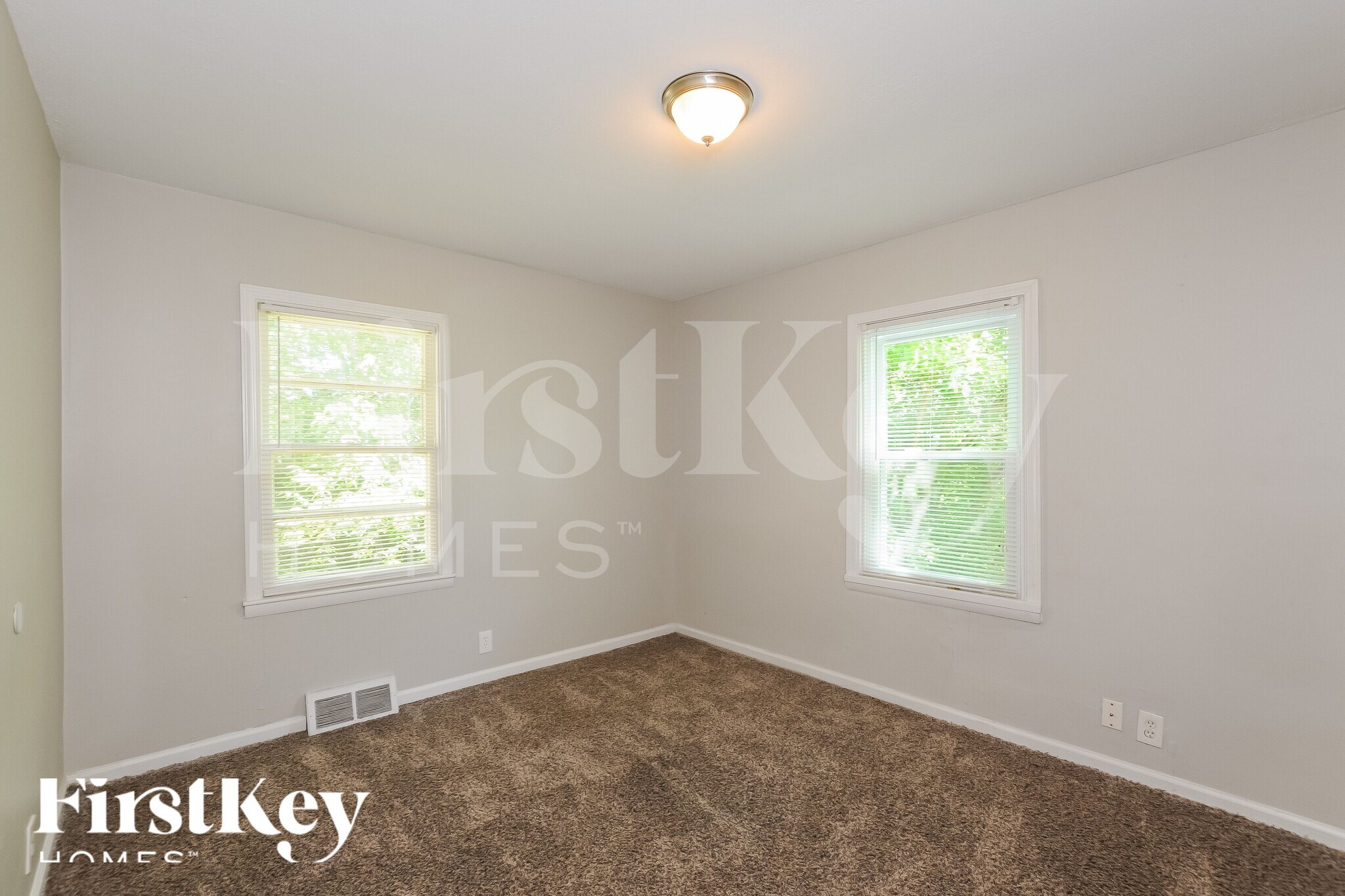 Building Photo - 11319 Bennington Ave