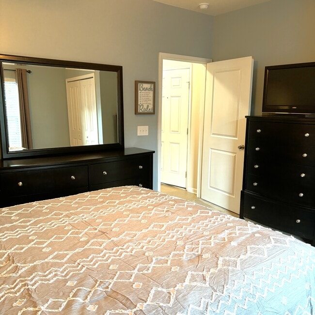 Building Photo - 6253 Catalina Dr