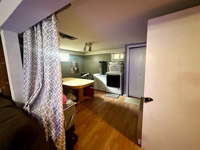 Building Photo - 34 Olcott St