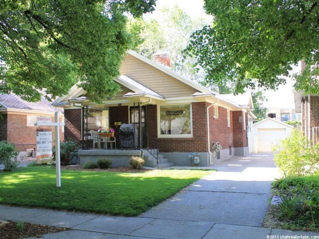 Primary Photo - 157 Williams Ave S