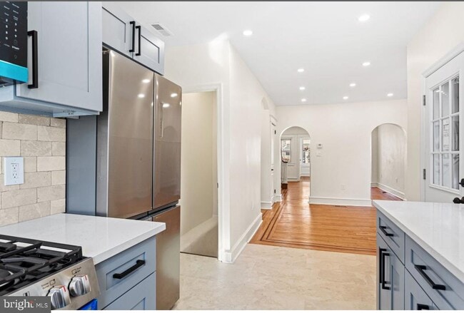 Building Photo - 6812 Sprague St