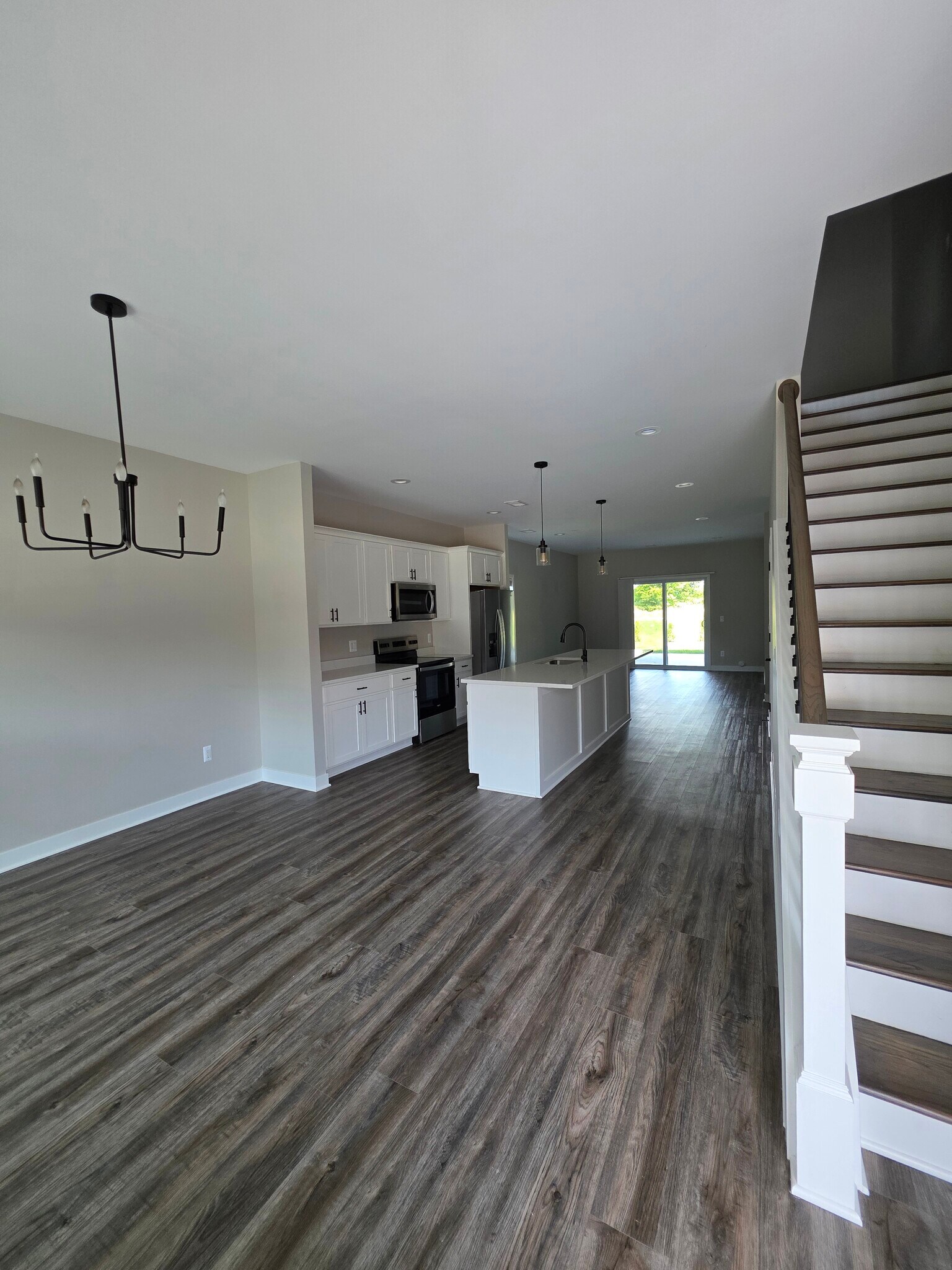 Building Photo - 8436 Oak Shade Cir