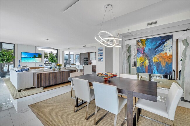 Building Photo - 100 E Las Olas Blvd