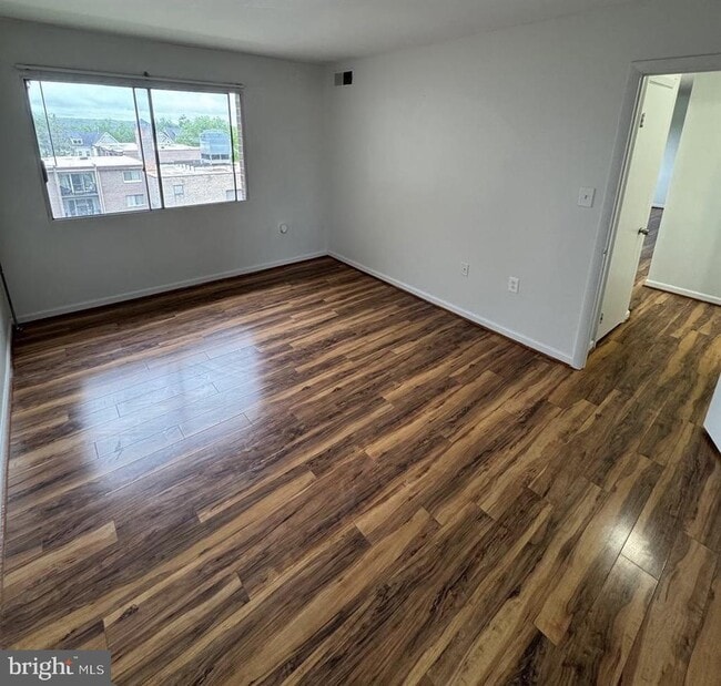 Building Photo - 1600 Renate Dr