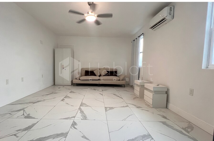 Unit C - 7502 Lakeside Blvd