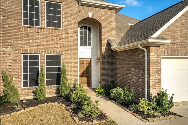 Building Photo - 135 San Bernard Dr