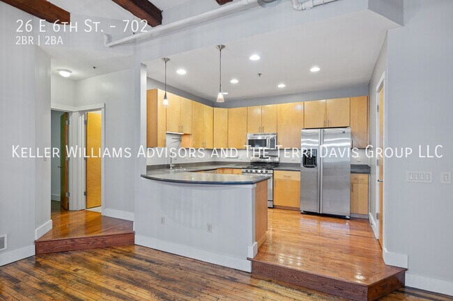 Building Photo - 26 E 6th St
