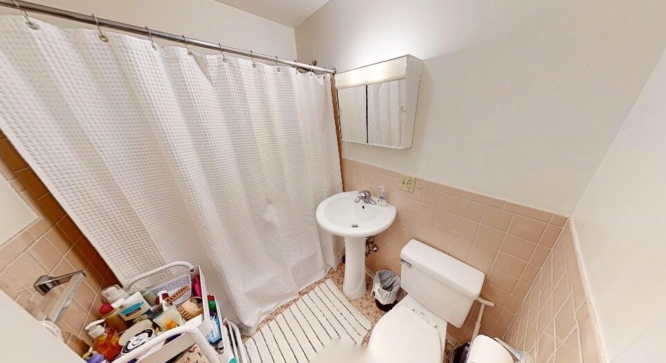 Building Photo - 672 Washington St