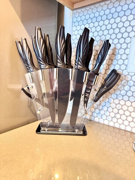 Building Photo - 9244 Vintage Hills Way