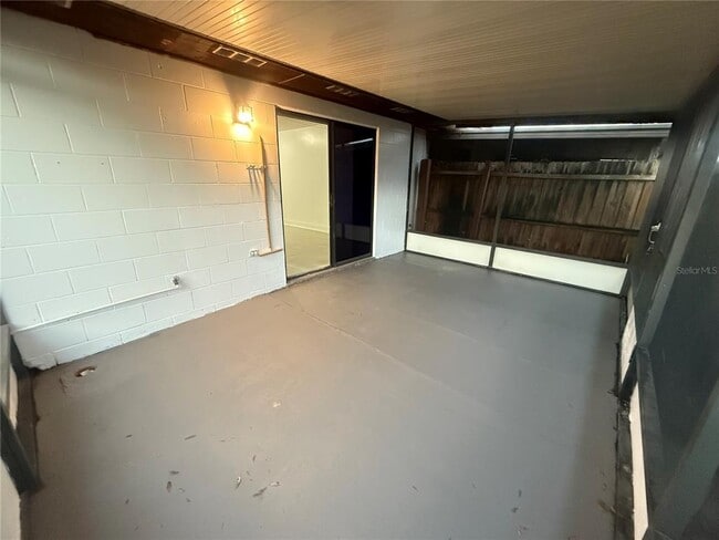 Building Photo - 2128 Bahamas Ct