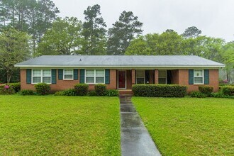 Building Photo - 3 BR 2 BA in Valdosta