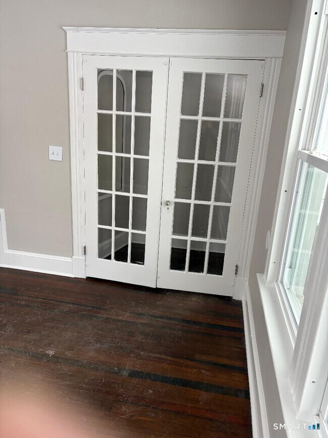 Building Photo - 38 Center St