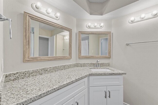 Building Photo - 7103 Foxway Ln
