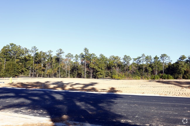 Building Photo - Quail Hollow
