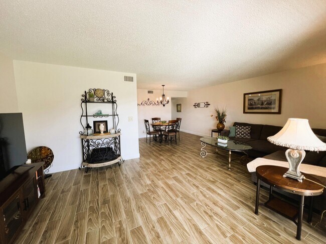 Building Photo - 3402 Bimini Ln