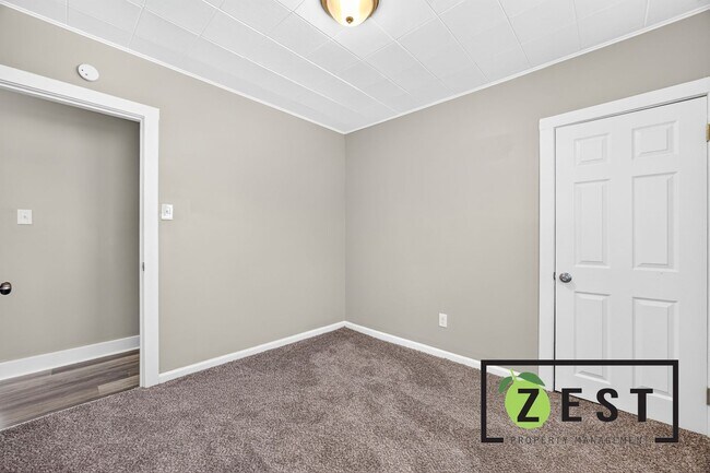 Building Photo - 15494 Bringard Dr