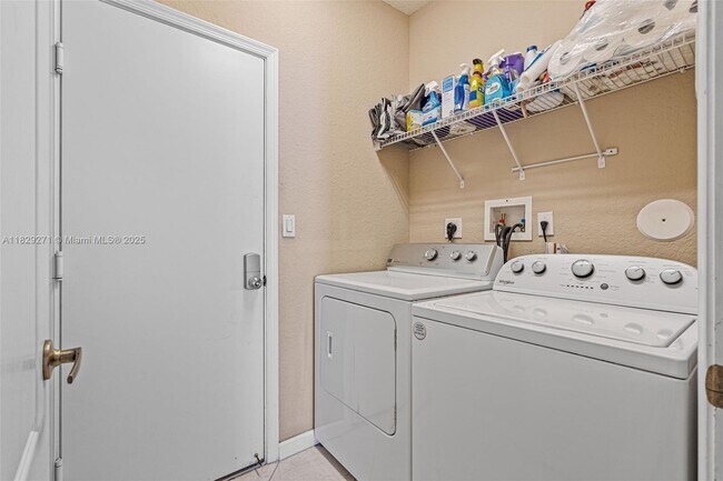 Building Photo - 20530 NW 12th Ct