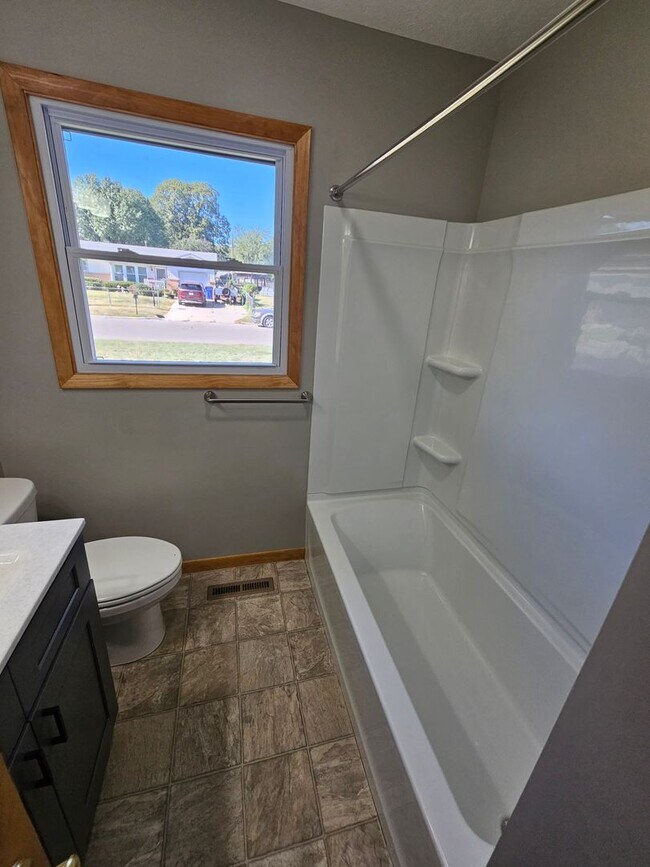 Building Photo - Single Family with basement