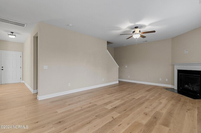 Building Photo - 204 Sandy Springs Rd