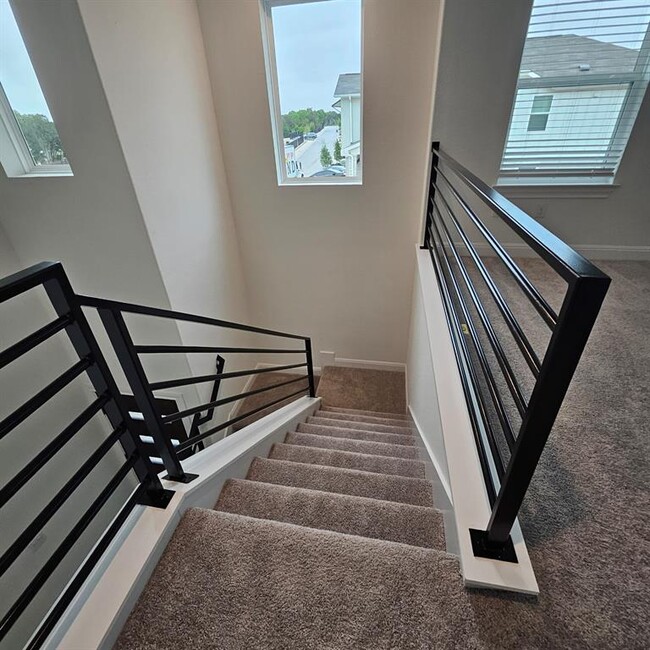 Building Photo - 10017 Milton Albert Way