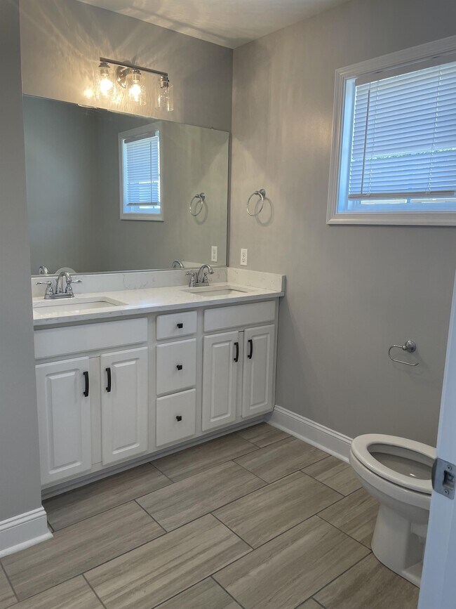 Building Photo - 1179 Commonwealth Cir