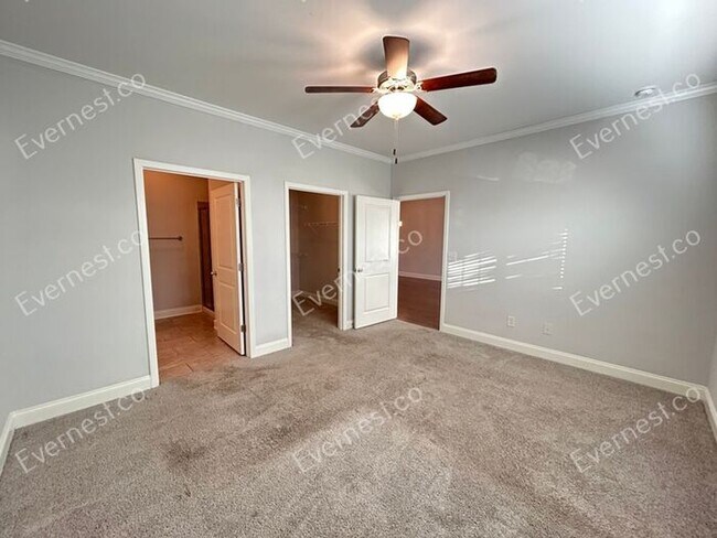 Building Photo - Spacious 3 Bed, 2.5 Bath Home with Modern Amenities / Available Soon!