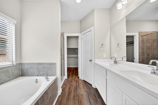 Building Photo - 21619 Coral Mist Dr