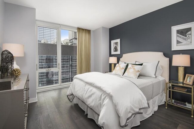 Building Photo - 201 E Adams St