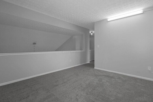 Building Photo - 299 Iris Trail Dr