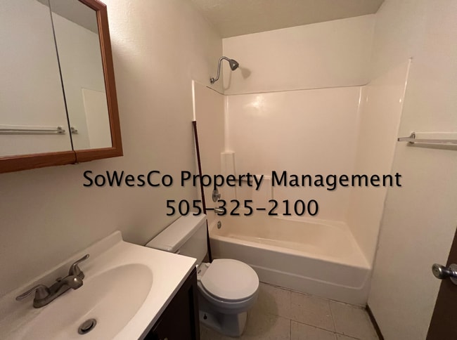 Building Photo - 2 Bed, 1.5 Bath