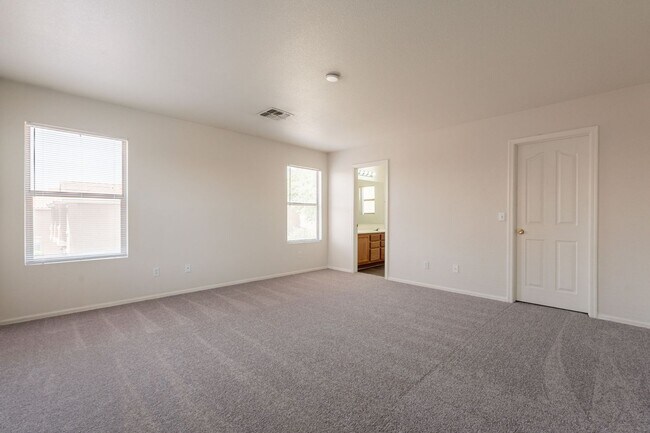 Building Photo - Great Location, 4 Bedrooms in Peoria!
