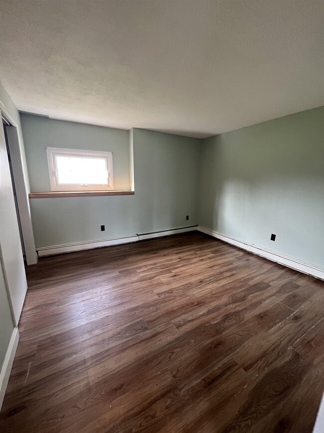 Building Photo - 988 Prindle Rd